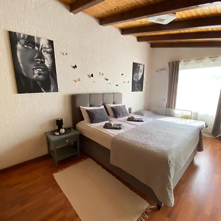 Lux Barbara 波雷奇